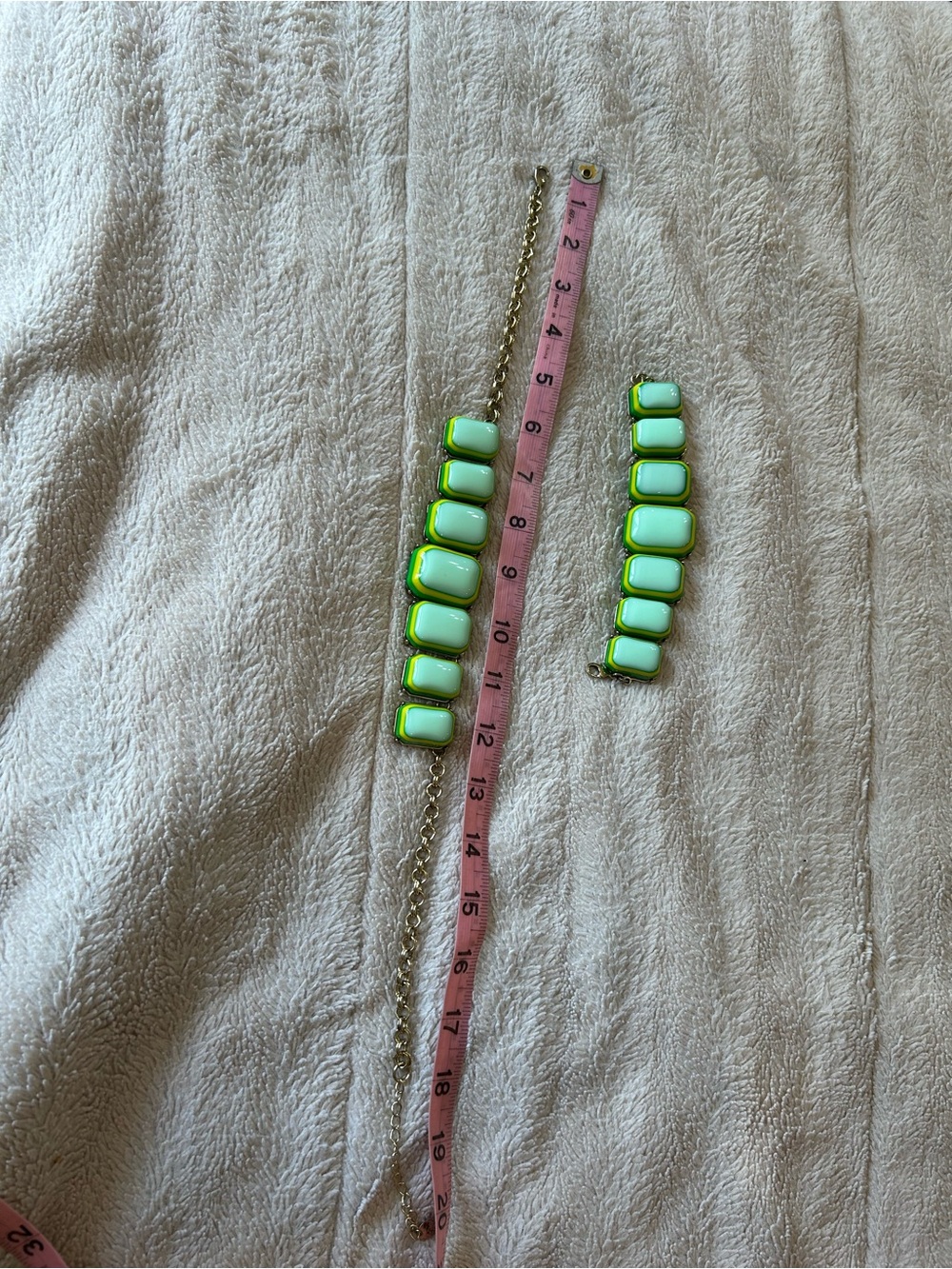 Coldwater Creek Green/Yellow Layered Glass Statement Necklace & Bracelet Set - Picture 6 of 9